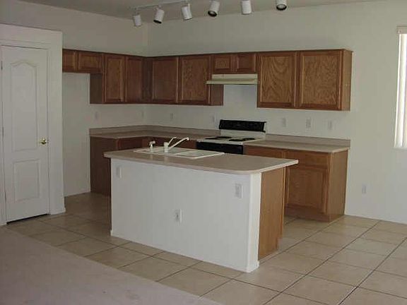 4th image of 2131 S Vincent Street