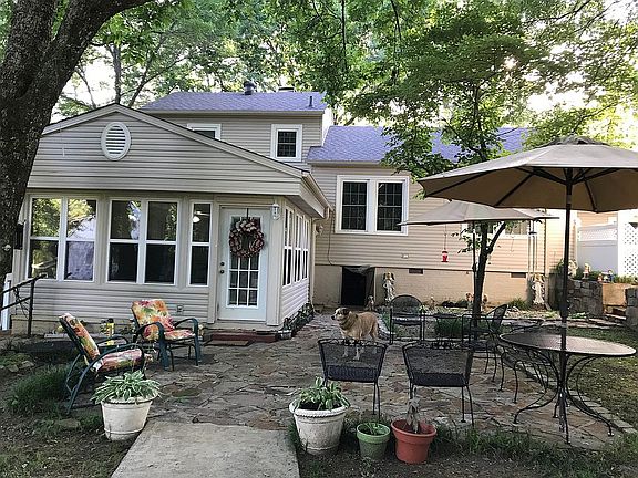 4th image of 617 W Mill St