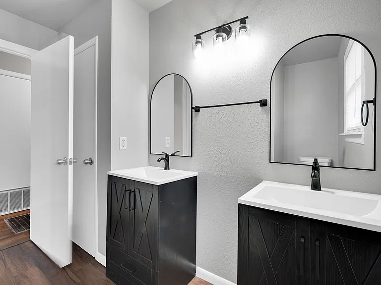 413 Shaw St — Photo 14