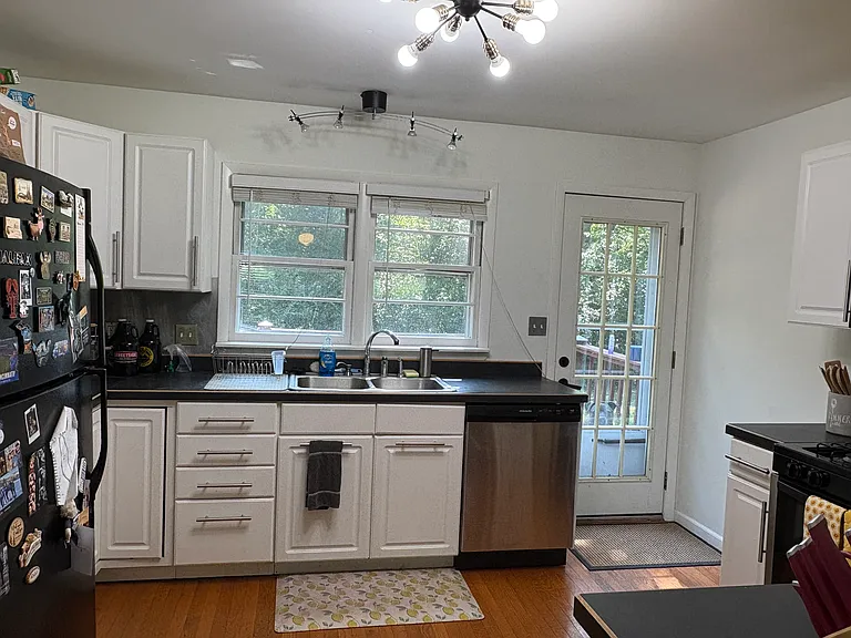 135 S Evergreen Ave — Photo 9