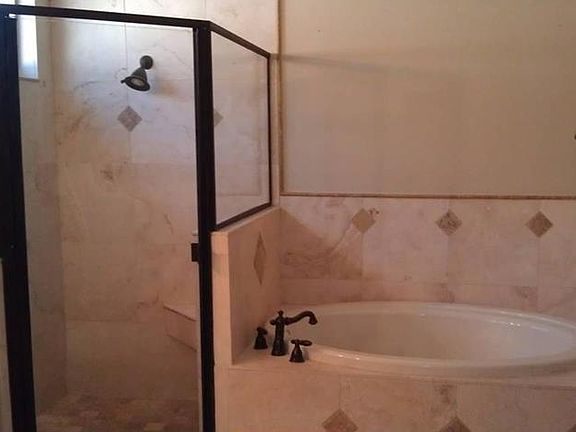 2nd image of 2828 Swann Hollow Dr