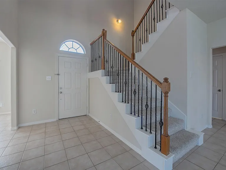 131 Sunset Falls Dr — Photo 4