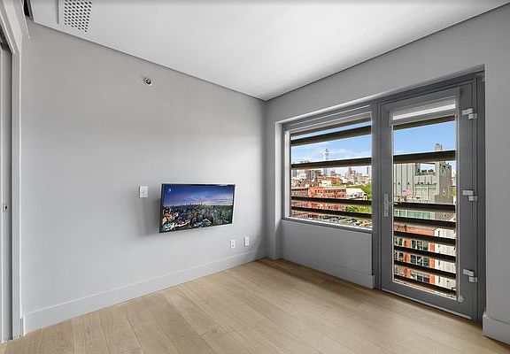 5th image of 119 Orchard St #90