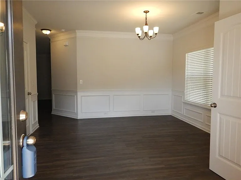 720 Country Ridge Dr — Photo 3
