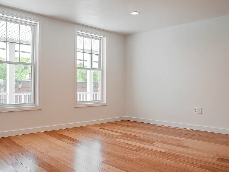 554 Main St #3 — Photo 4