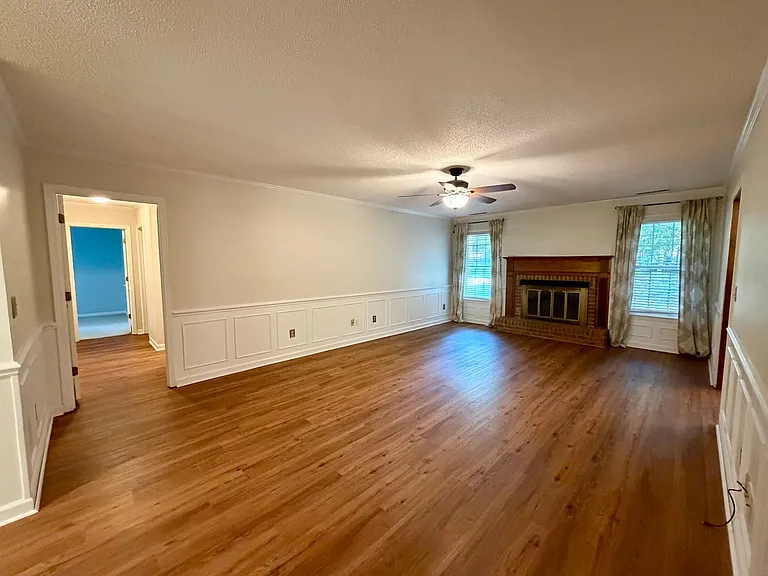 741 Henderson St — Photo 3