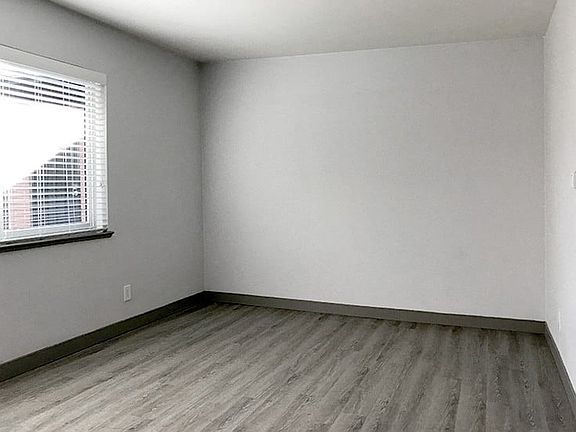 5th image of 204 W Ellsworth Ave #206