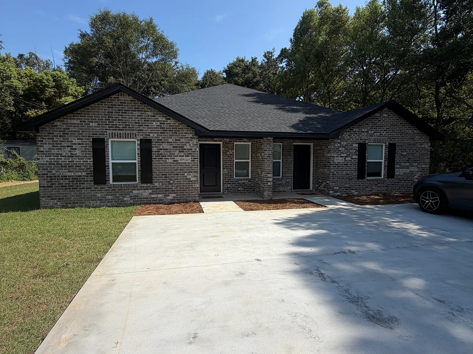 3 bed, 1110 sqft, $1,550 — Photo 2