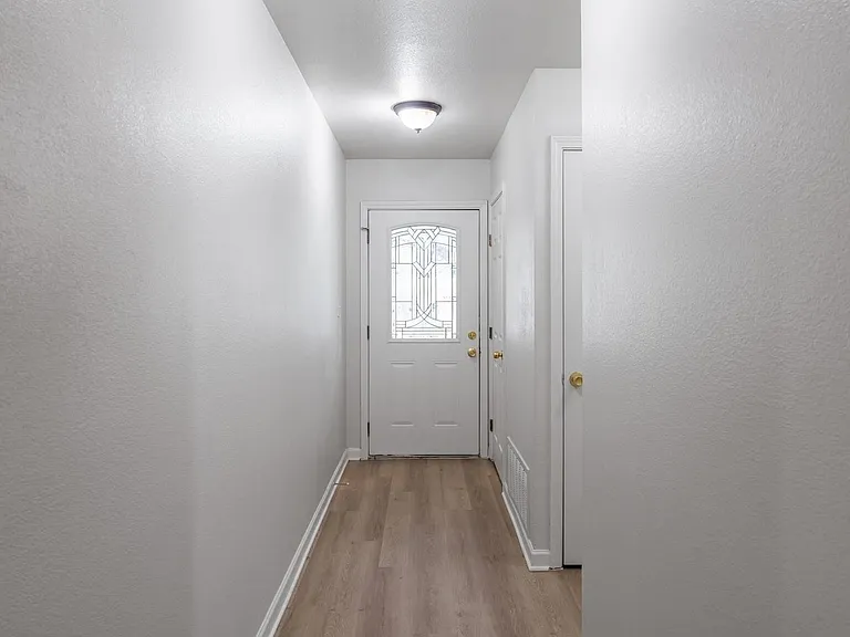 8408 Staunton Dr — Photo 2