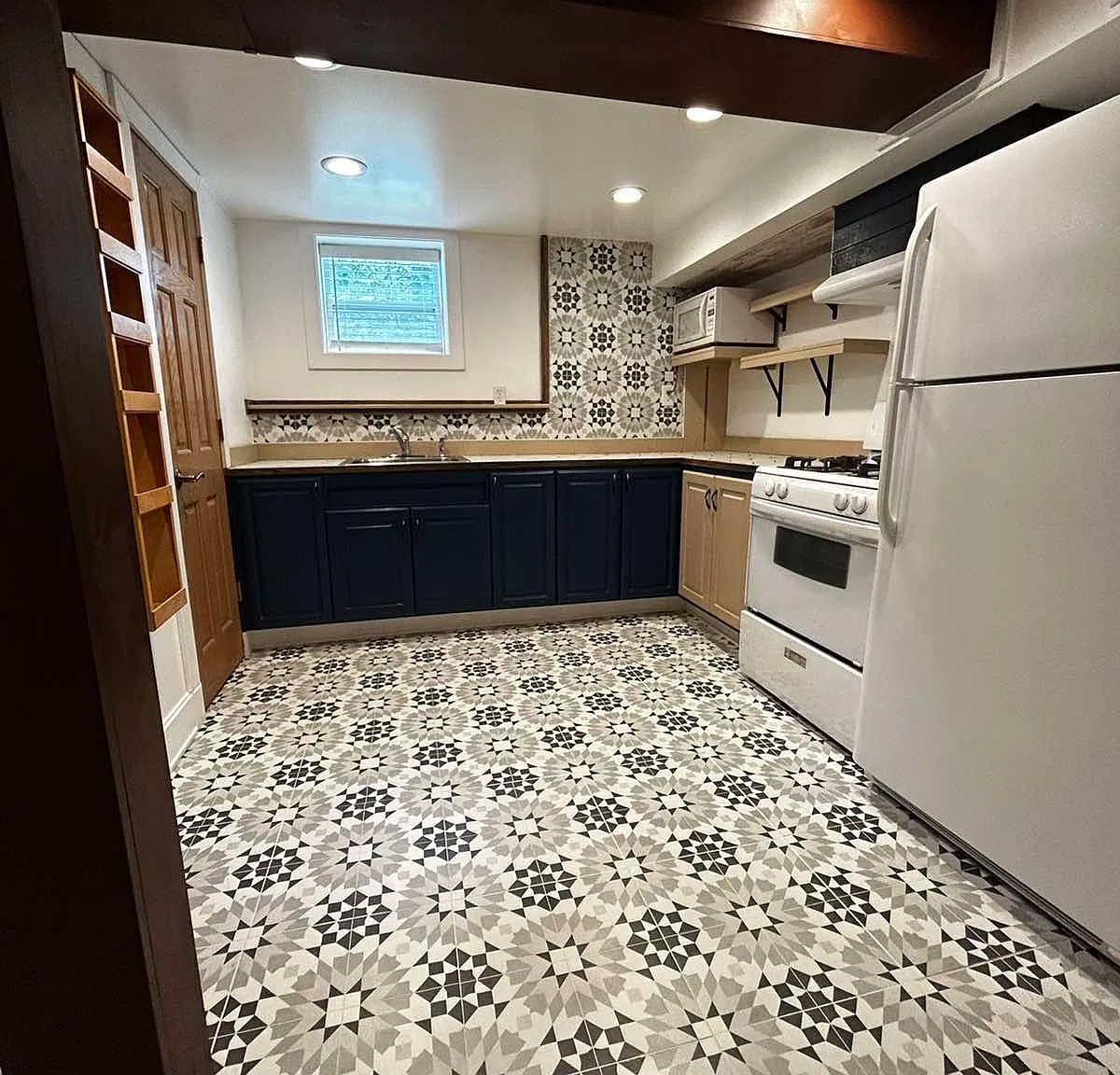 Studio, 800 sqft, $1,300 — Photo 2
