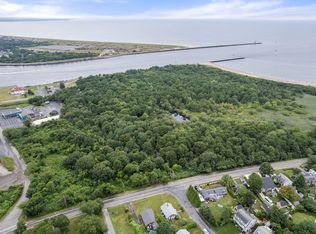 2 Bodfish Ave, Sandwich, MA 02563
