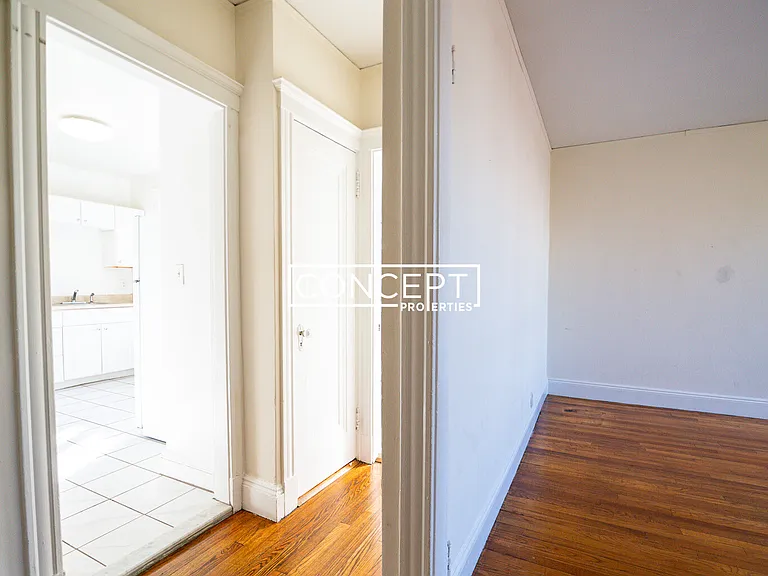 58 Selkirk Rd #9 — Photo 3