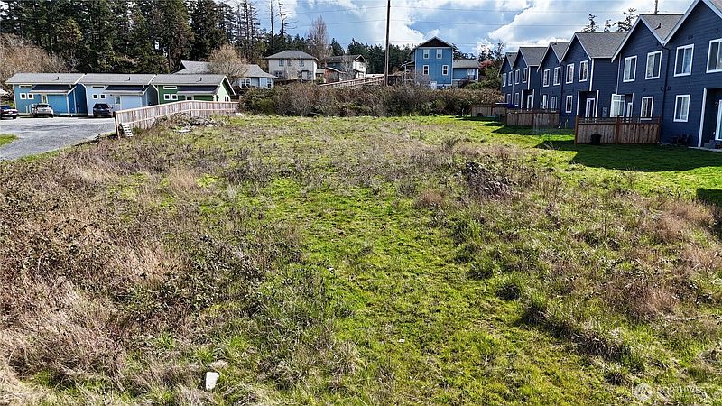 5th image of 704 Hamilton Ranch Road