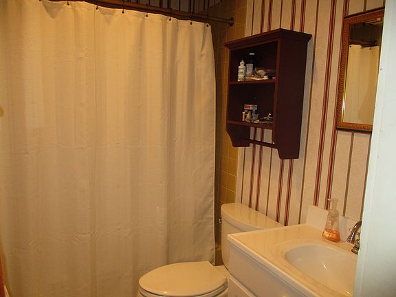 4th image of 125 Grove Dr APT 11A