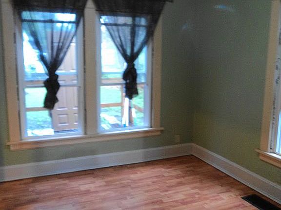 3rd image of 617 Wicoff St