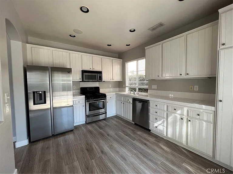 186 Cherrybrook Ln — Photo 2