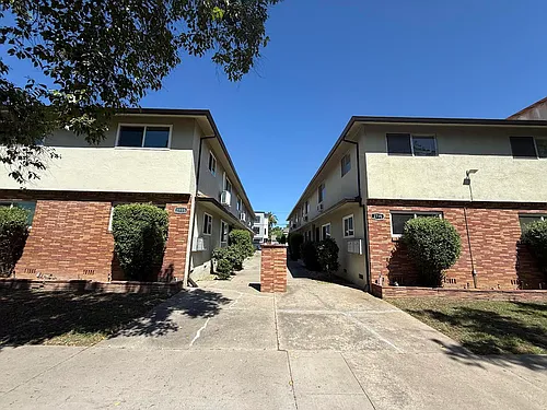 2715 U St #5 Photo 1