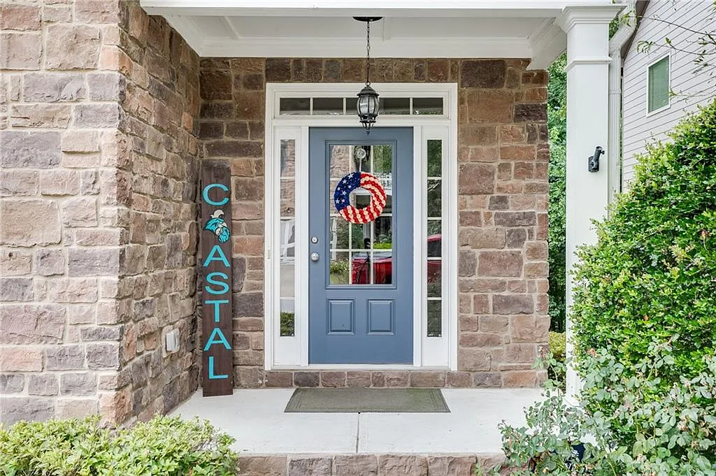 4 bed, 3.5 bath, 2900 sqft, $2,800 — Photo 2