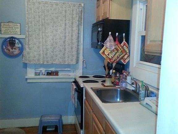 4th image of 224 E 2nd St