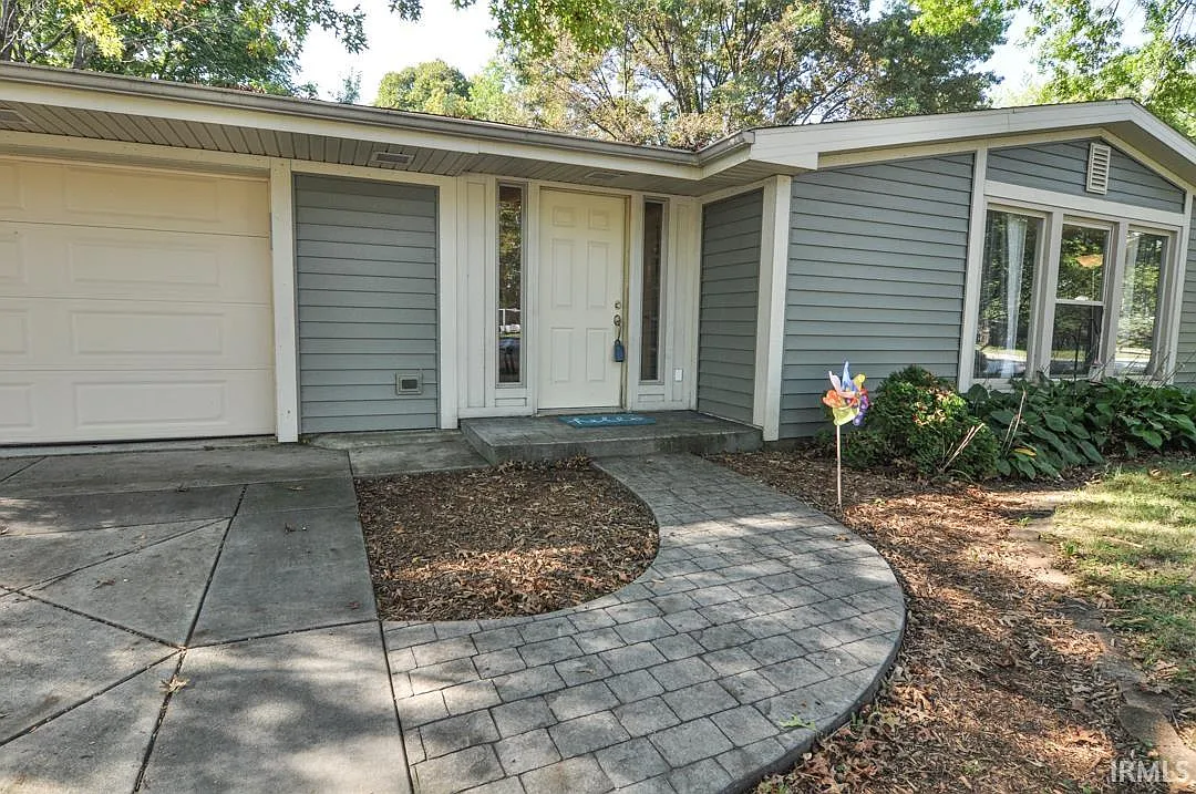 3 bed, 2.0 bath, 1488 sqft, $1,850 — Photo 2