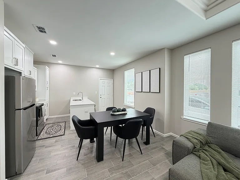 2612 E Harrison Ave #1 — Photo 5