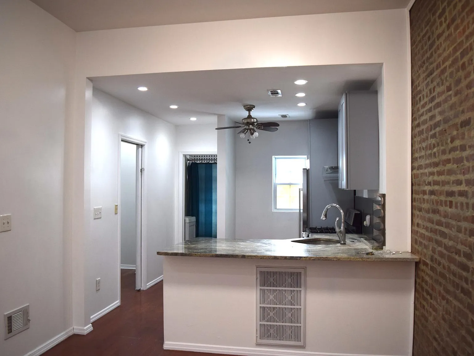 3 bed, 1600 sqft, $3,300 — Photo 3