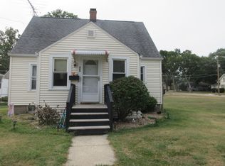 409 15th Ave, Sterling, IL 61081