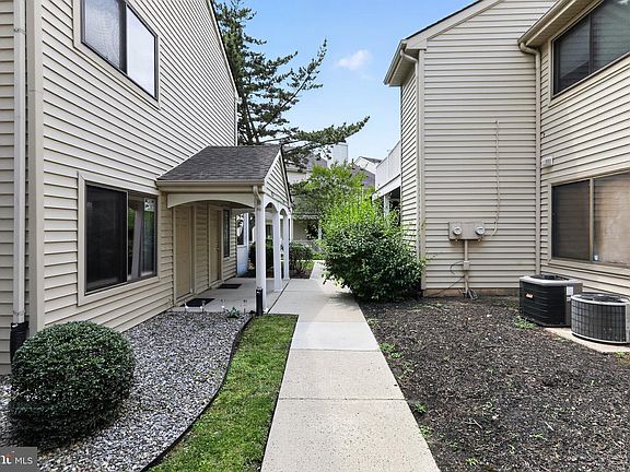 4th image of 503 Gregorys Way