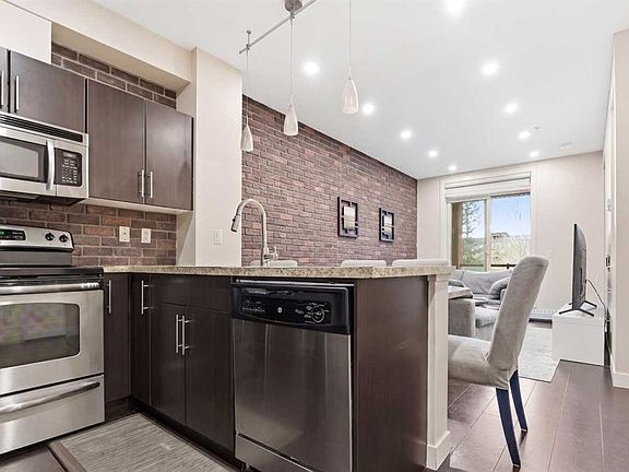 4th image of 2727 N 28th Ave SE #218