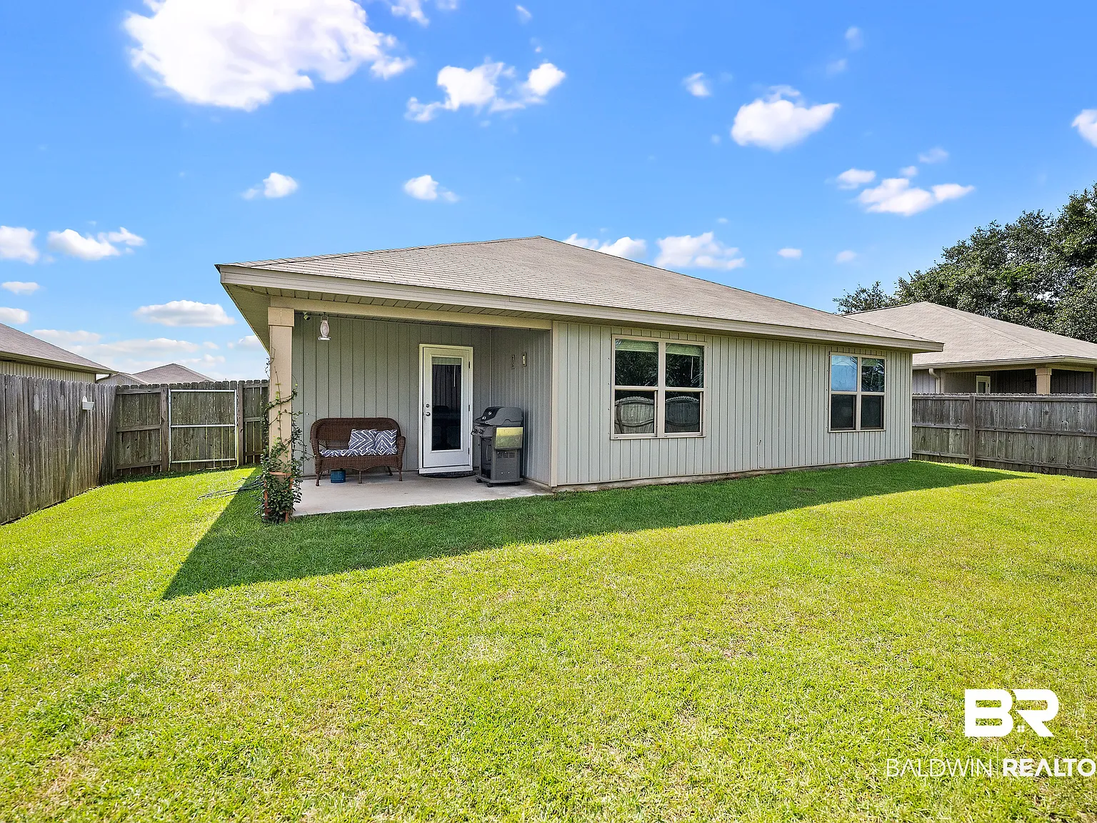 4 bed, 2.0 bath, 1768 sqft, $2,100 — Photo 3