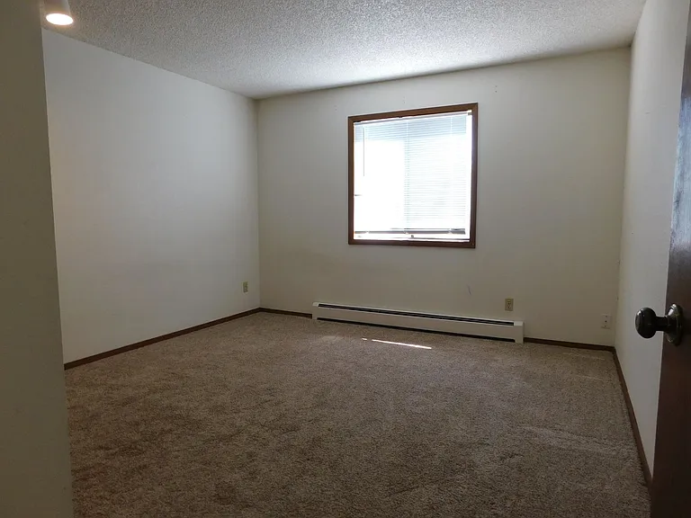 568 Dawn Ct — Photo 11