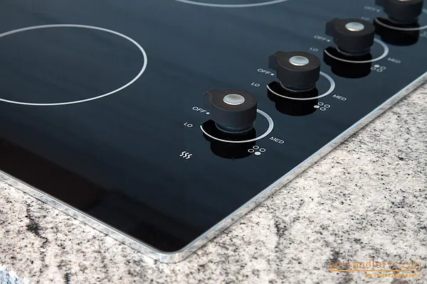 Sold by aptsandlofts.com | media 16