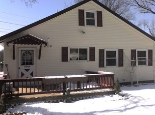 28 N Shore Rd, Phoenix, NY 13135