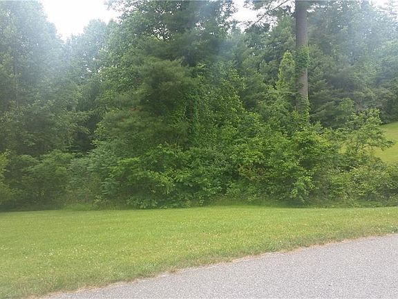 2nd image of 301 Wagram Pl #67