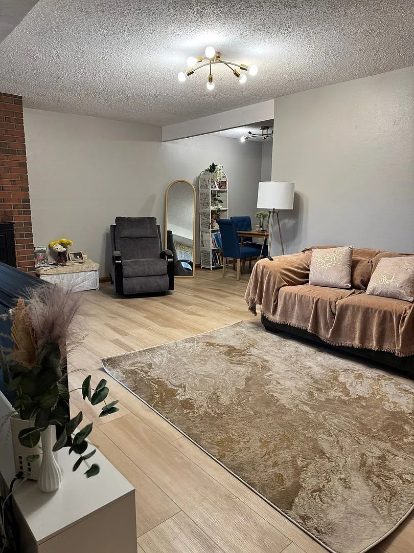 Spacious 2BR Condo in Denver — Photo 4