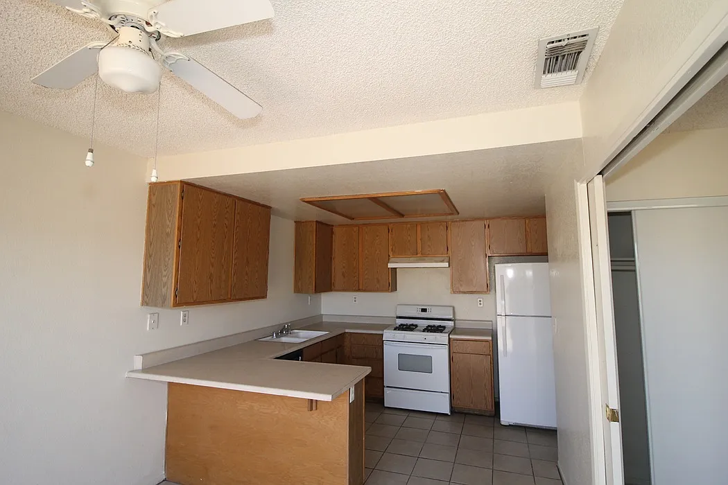 Higgins Rd, Barstow — Photo 4