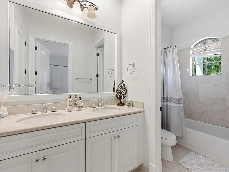 9564 Exbury Ct — Photo 33