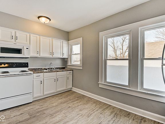 4th image of 412 N Bradley Ave