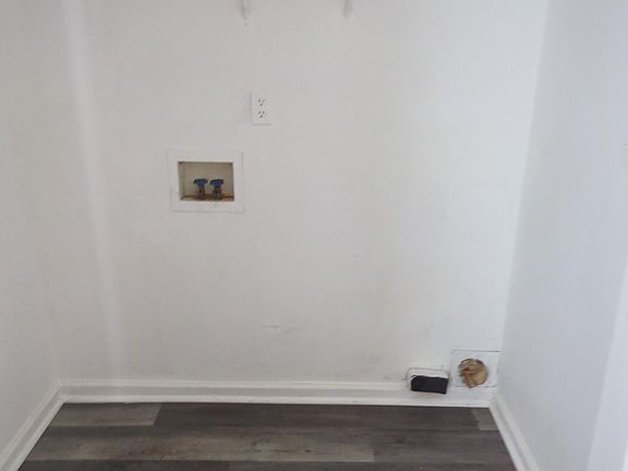 washer and dryer hookups