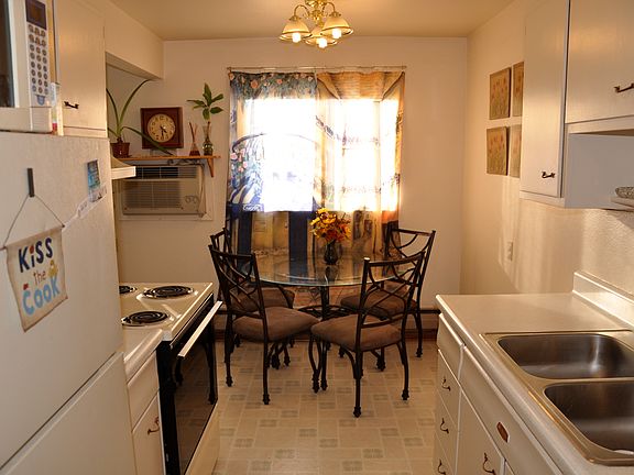 2nd image of 120 Knollcrest Dr