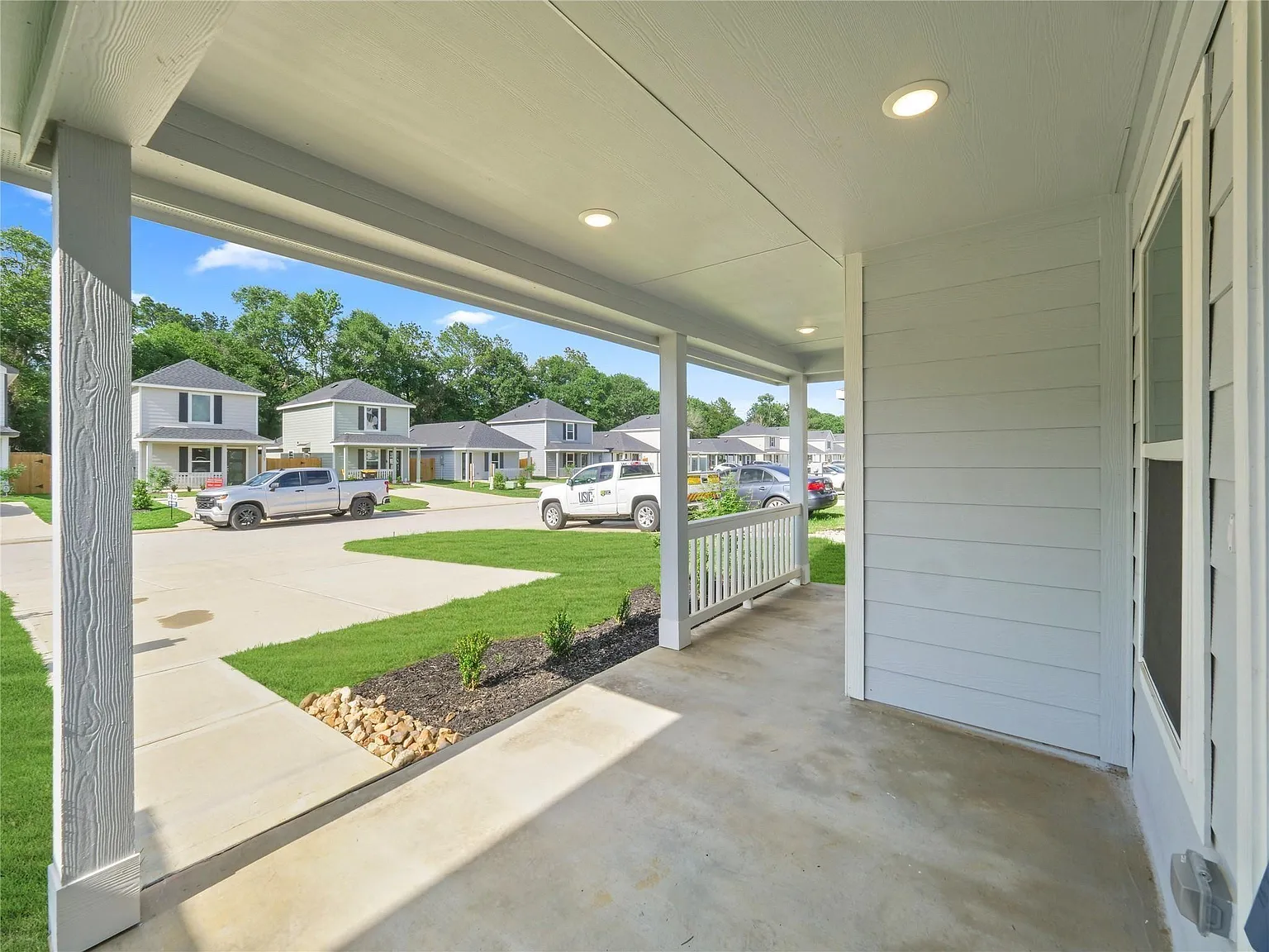 3 bed, 2.0 bath, 1000 sqft, $1,495 — Photo 3