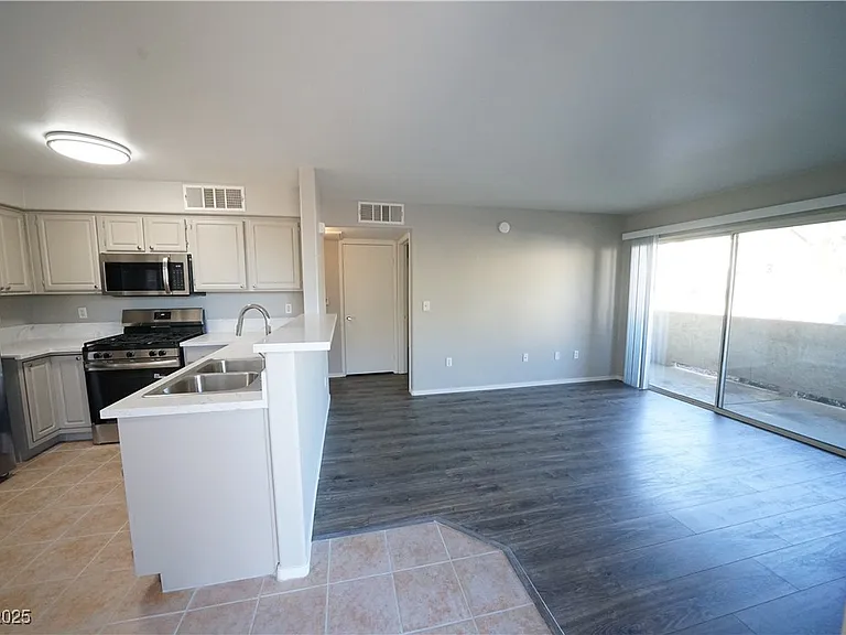 5710 E Tropicana Ave #1009 — Photo 4