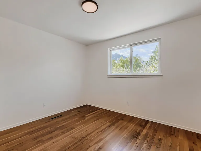 1290 Judson Dr — Photo 23