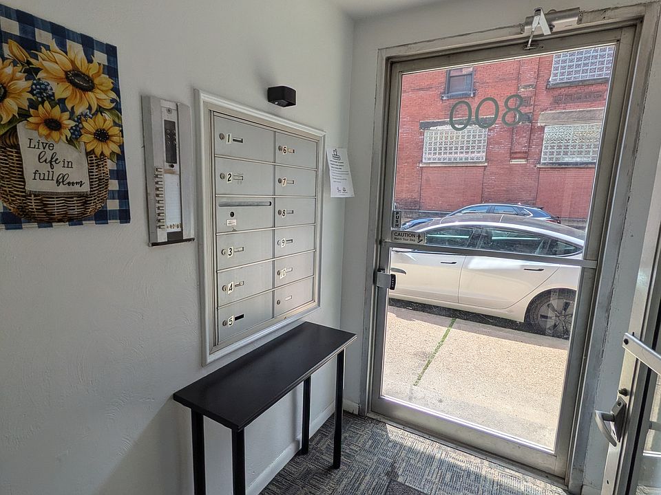 1st image of 800 Main St