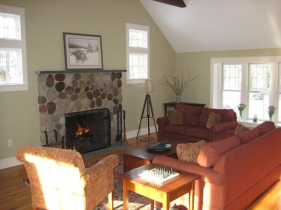 Vaulted Family Room
