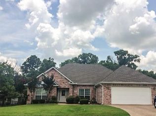 1240 Kiowa Dr W, Lake Kiowa, TX 76240