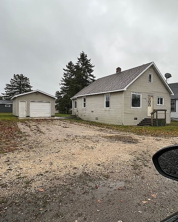 1st image of 312 Iron St