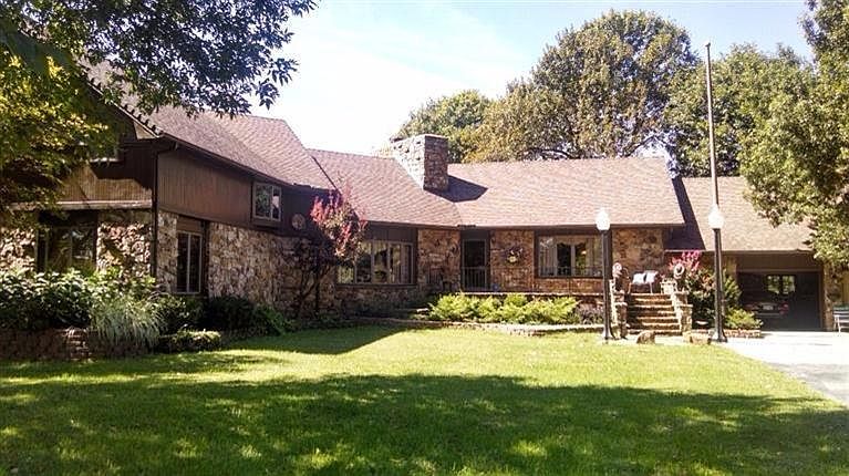 1st image of 1103 S Park Dr