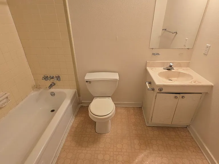 109 Thornwell Ct #G — Photo 12