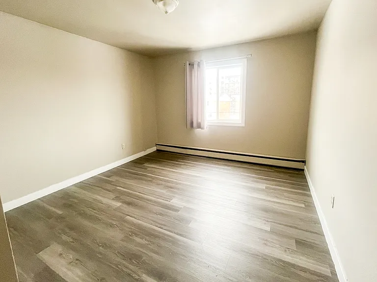 3955 Robinson St — Photo 9